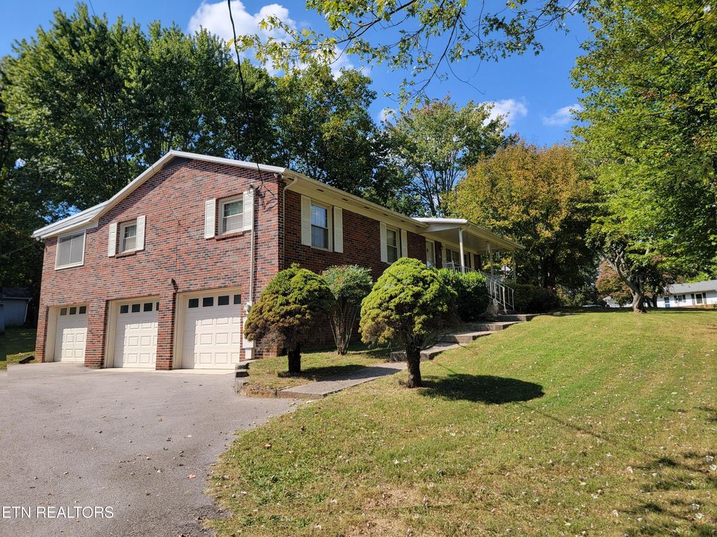 Photo of 6206 Lilywood Lane, Knoxville, TN 37921 (MLS # 1317103)