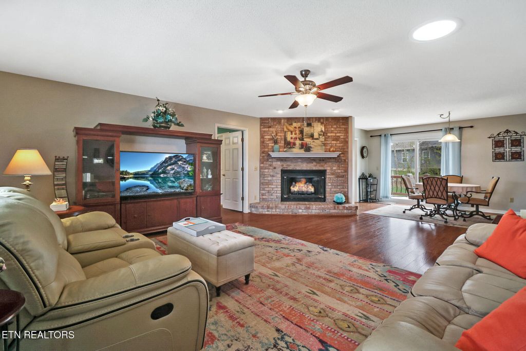 Photo of 172 Berkshire Loop, Fairfield Glade, TN 38558 (MLS # 1333283)