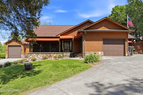 Photo of 802 Oxford Hills Drive, Maryville, TN 37803 (MLS # 1338552)