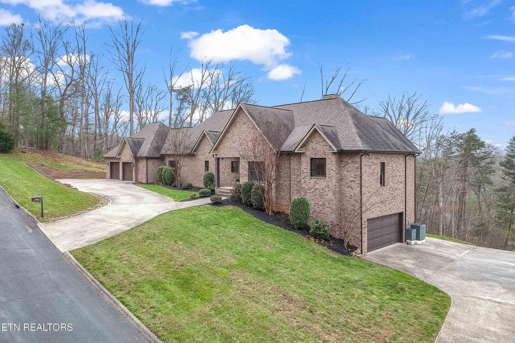 Photo of 6743 Long Shadow Way, Knoxville, TN 37918 (MLS # 1333901)