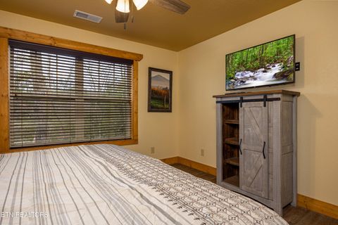 Tiny photo for 1019 Potters Way, Gatlinburg, TN 37738 (MLS # 1327714)