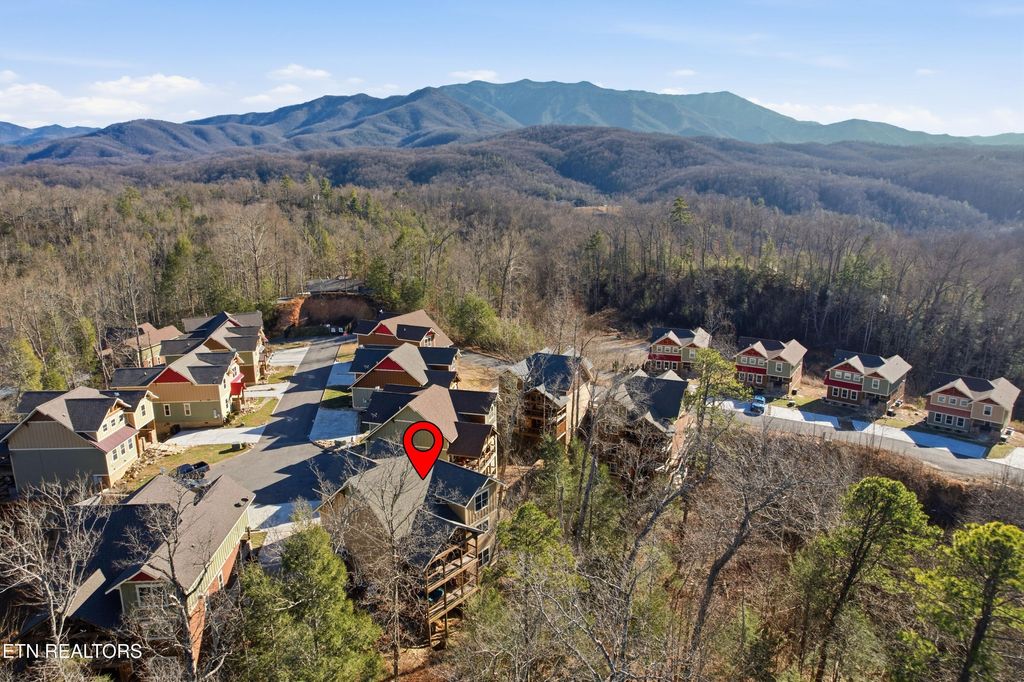 Photo of 1019 Potters Way, Gatlinburg, TN 37738 (MLS # 1327714)