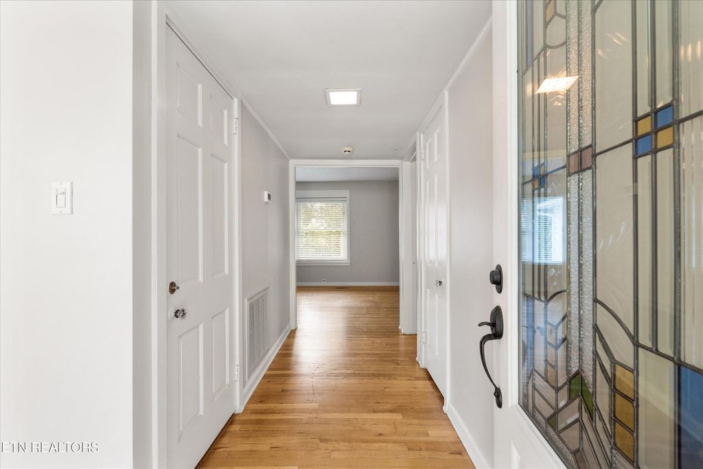 Photo of 215 Outer Drive, Oak Ridge, TN 37830 (MLS # 1316416)