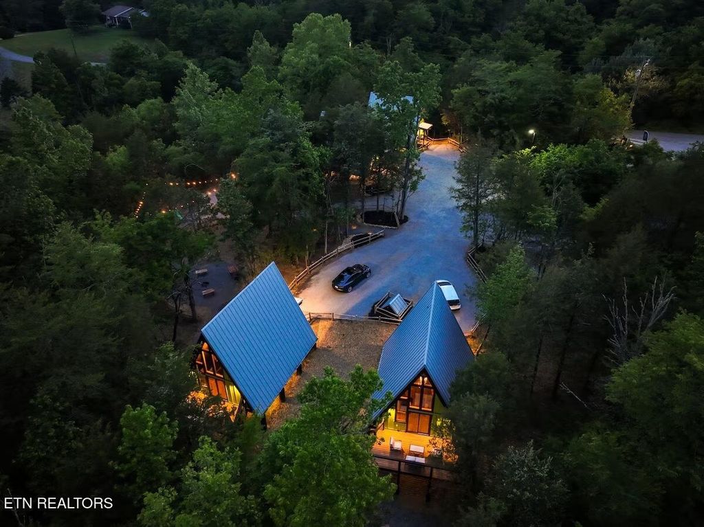 Photo of 911 Jersey Drive #3&amp;4, Sevierville, TN 37862 (MLS # 1318362)