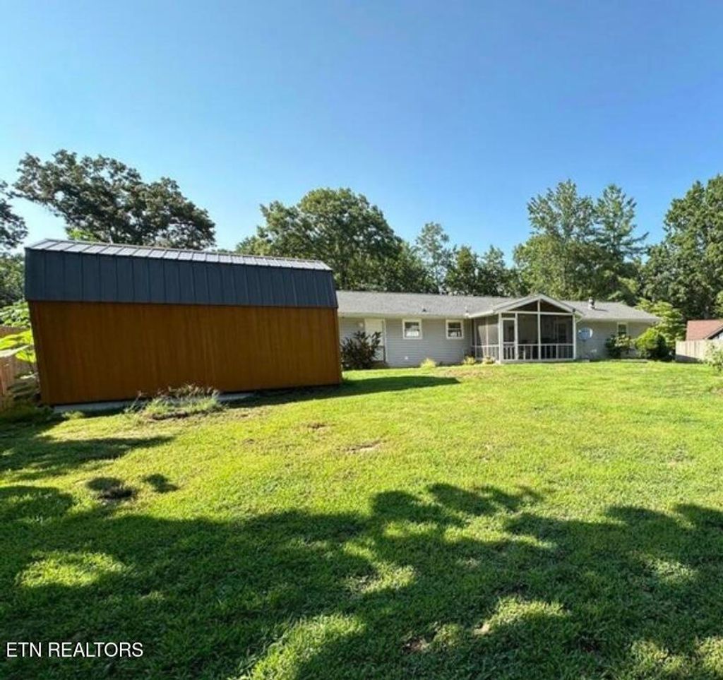 Photo of 102 Oakwood Drive, Clinton, TN 37716 (MLS # 1333556)