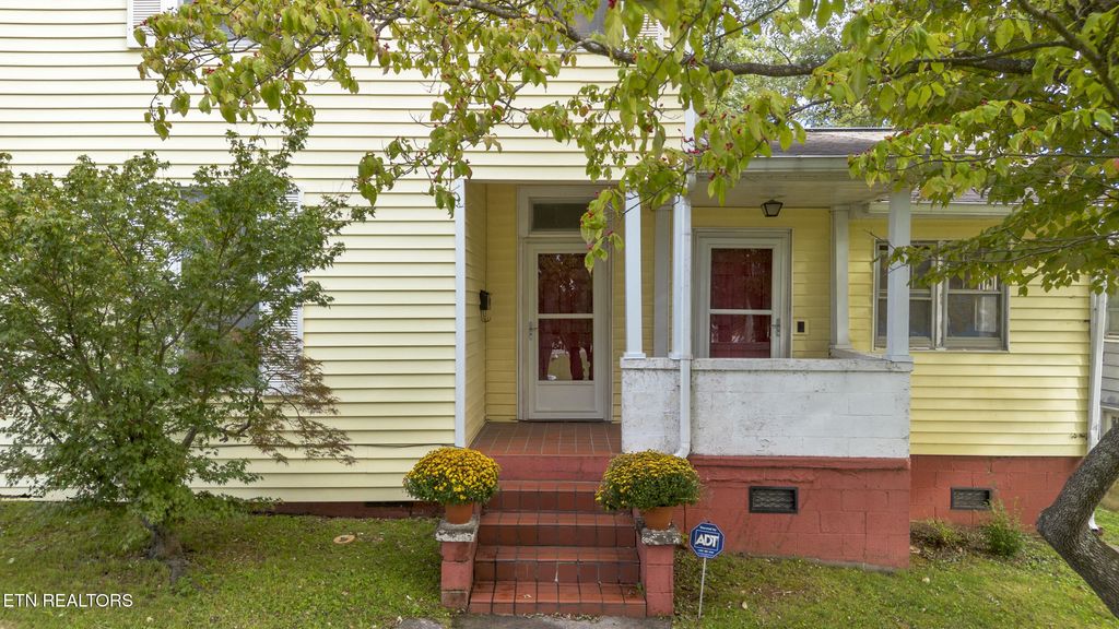 Photo of 166 Biggs Street St, Sweetwater, TN 37874 (MLS # 1317488)