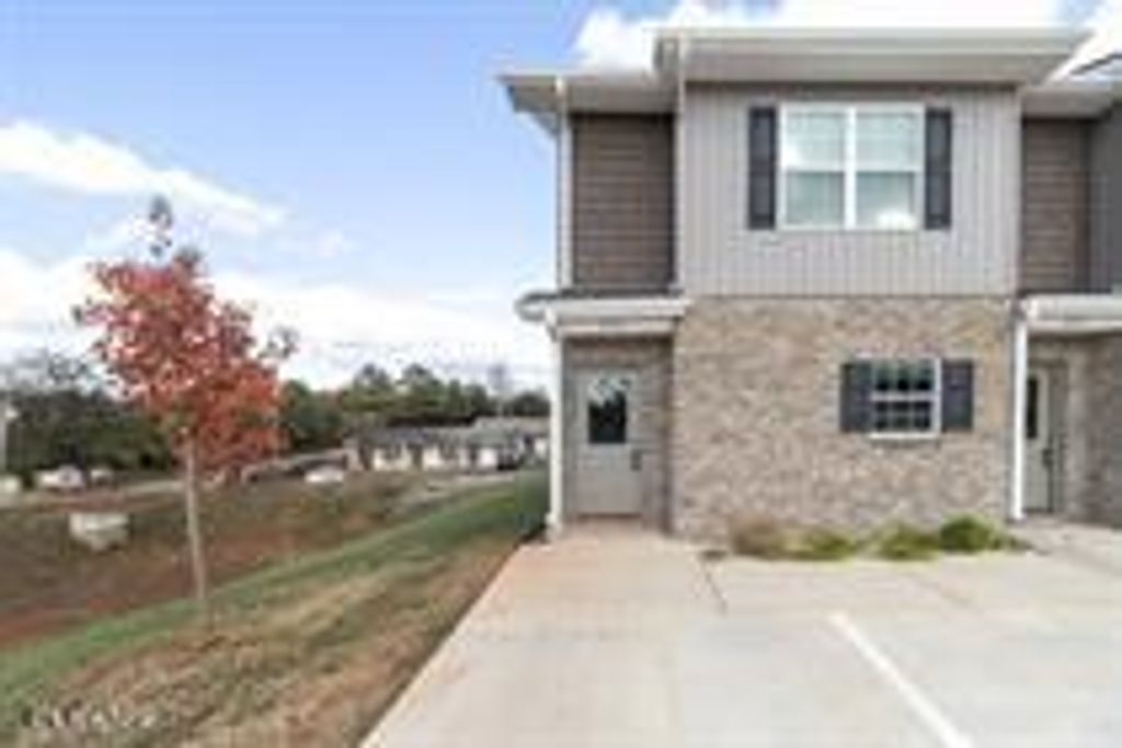 Photo of 936 Warrior Hill Drive, Louisville, TN 37777 (MLS # 1321153)