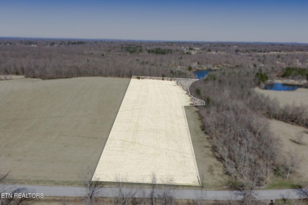 Photo of 9 Nicholson Drive, Crossville, TN 38572 (MLS # 1331426)