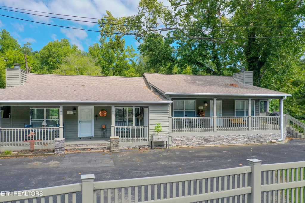 Photo of 7651 E Lamar Alexander Pkwy, Townsend, TN 37882 (MLS # 1241921)