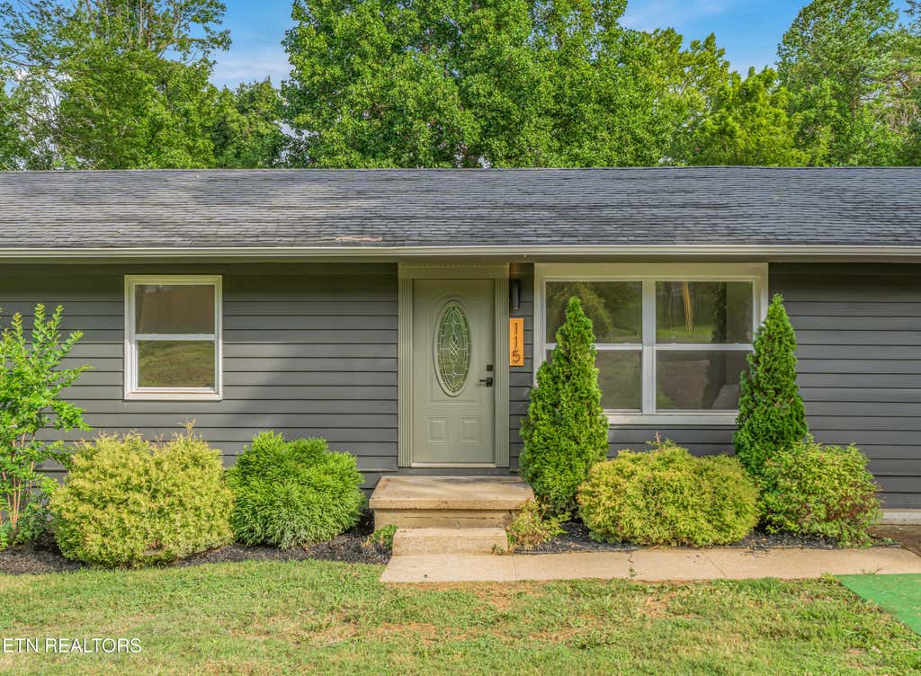 Photo of 115 E Norton Rd, Knoxville, TN 37920 (MLS # 1349289)
