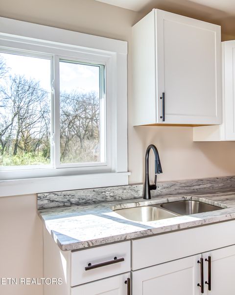 Tiny photo for 2302 Center Ave, Knoxville, TN 37915 (MLS # 1332133)