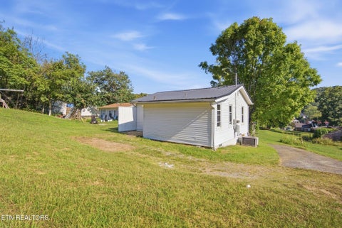 Tiny photo for 1433 Dogwood St, Morristown, TN 37814 (MLS # 1355762)