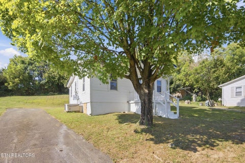 Tiny photo for 1433 Dogwood St, Morristown, TN 37814 (MLS # 1355762)