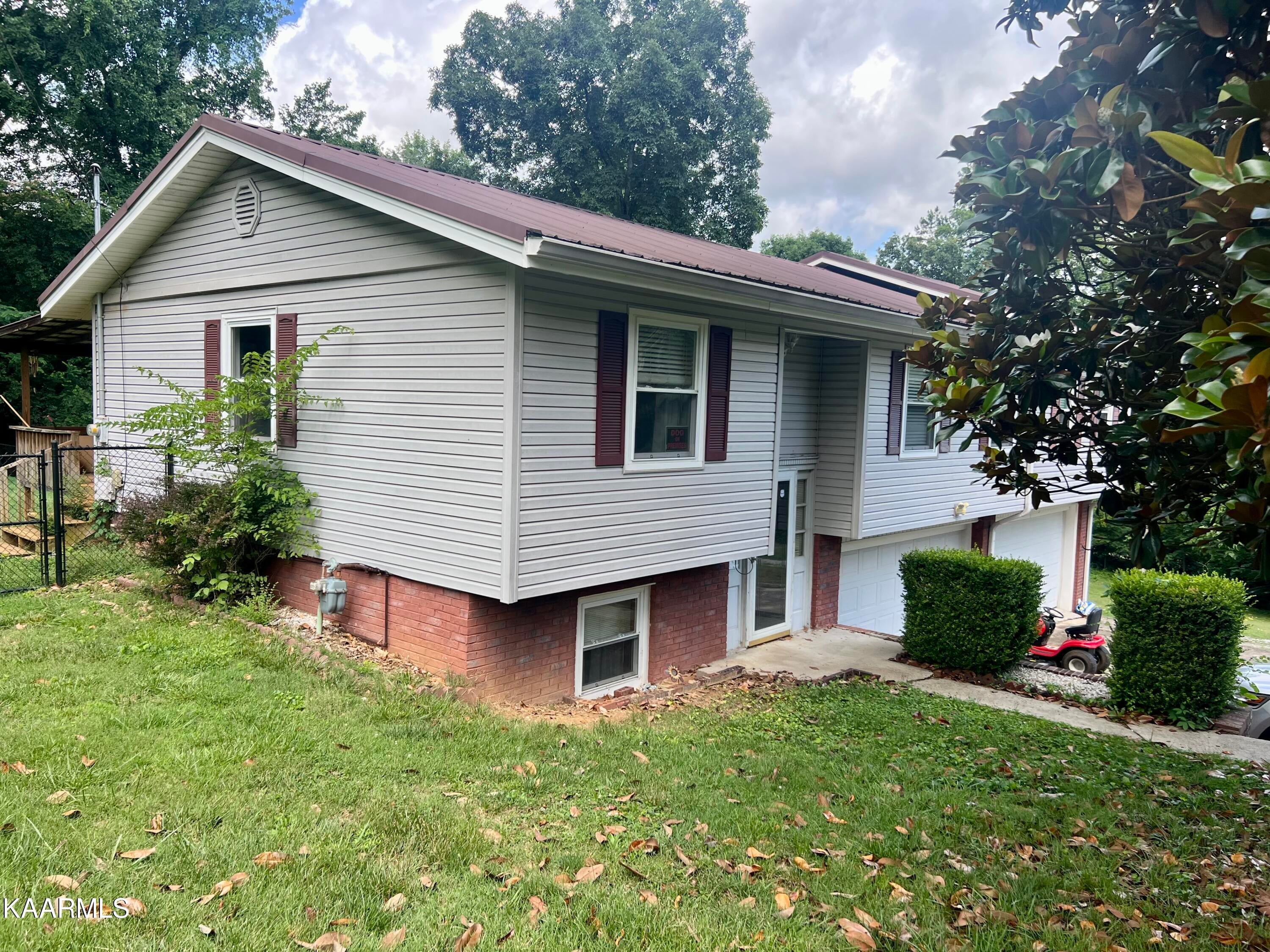 Photo 1 of 16 — 216 Cox Rd, Loudon, TN 37774
