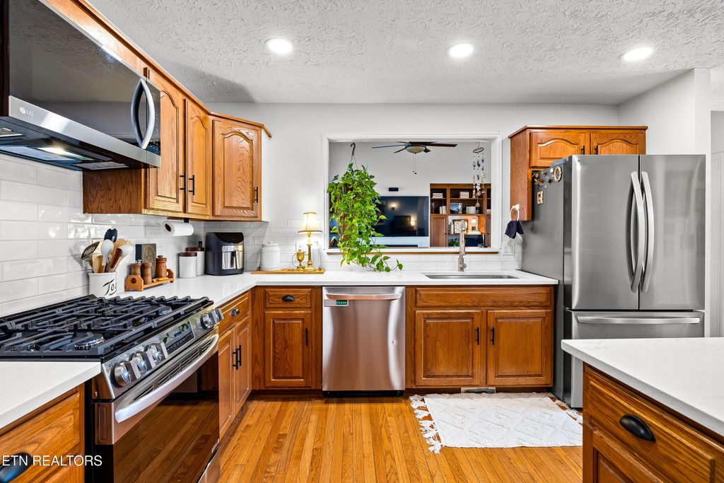 Photo of 1325 Cannon Ave, Sweetwater, TN 37874 (MLS # 1327733)