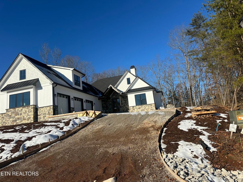 Photo of 108 Nunyu Trail Trl, Vonore, TN 37885 (MLS # 1287001)