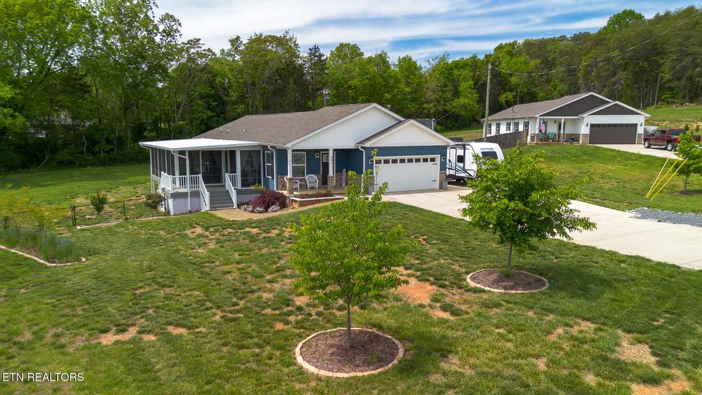 Photo of 341 Garden Lane, Dandridge, TN 37725 (MLS # 1337766)