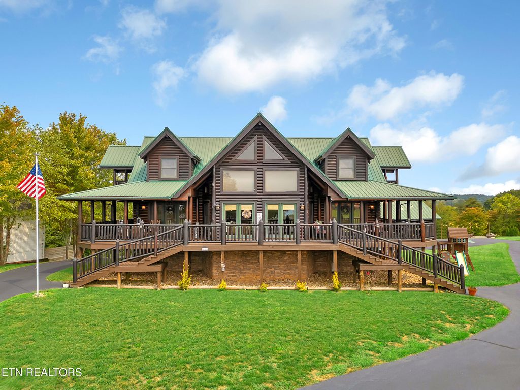 Photo of 838 Pinnacle Drive, Dandridge, TN 37725 (MLS # 1330925)