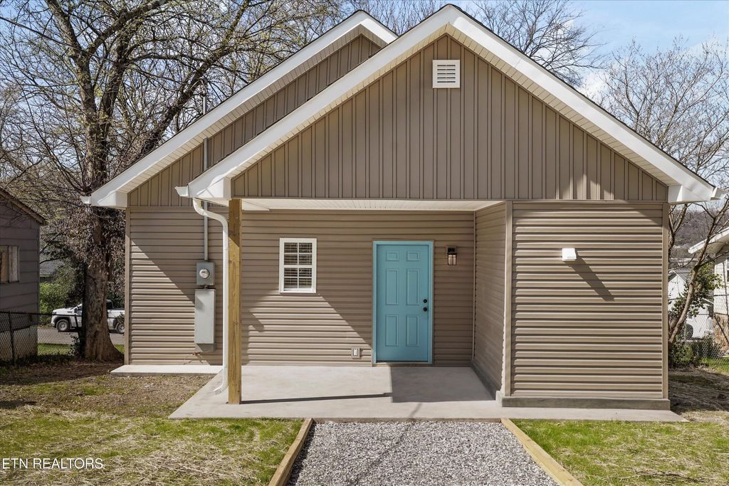 Photo of 822 Vermont Ave, Knoxville, TN 37921 (MLS # 1334821)