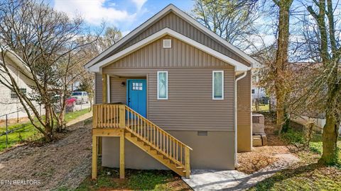 Photo of 822 Vermont Ave, Knoxville, TN 37921 (MLS # 1334821)