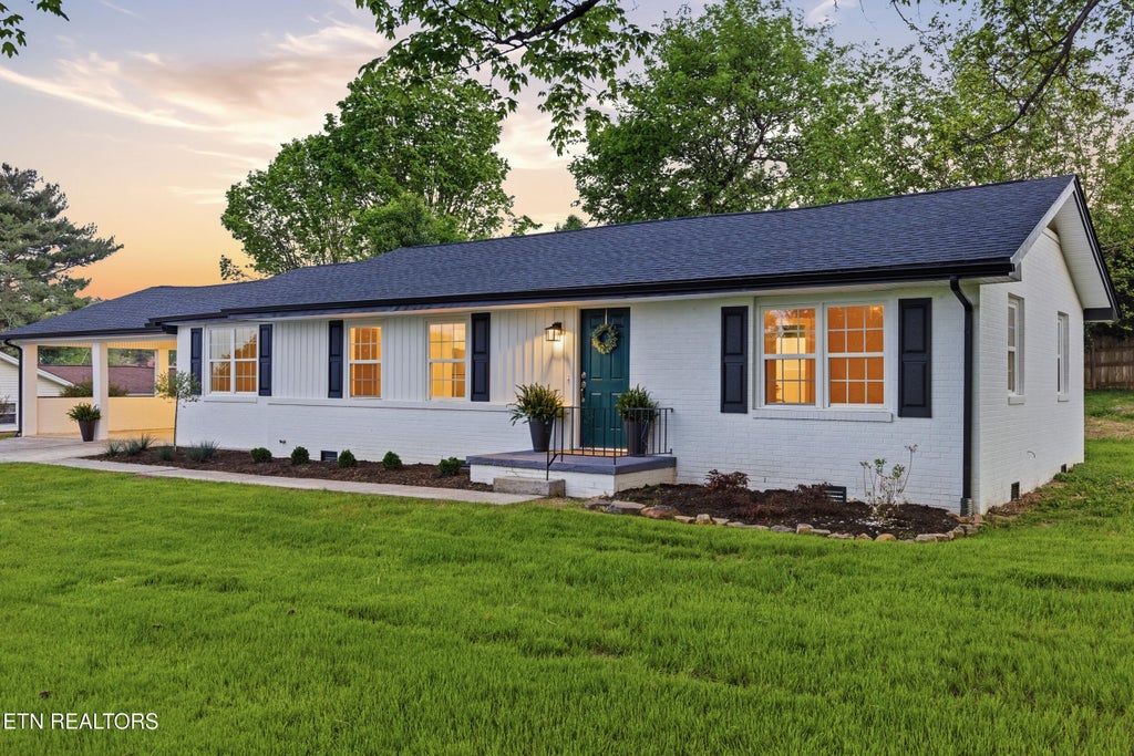 Photo of 415 Gate St, Jefferson City, TN 37760 (MLS # 1348335)