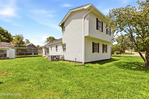 Tiny photo for 108 Meadowbrook St, Clinton, TN 37716 (MLS # 1349351)
