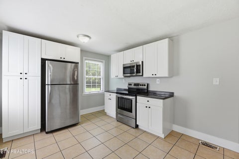 Tiny photo for 108 Meadowbrook St, Clinton, TN 37716 (MLS # 1349351)
