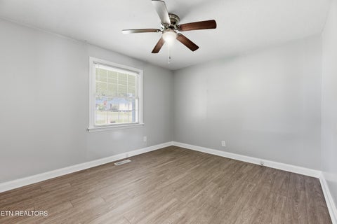 Tiny photo for 108 Meadowbrook St, Clinton, TN 37716 (MLS # 1349351)