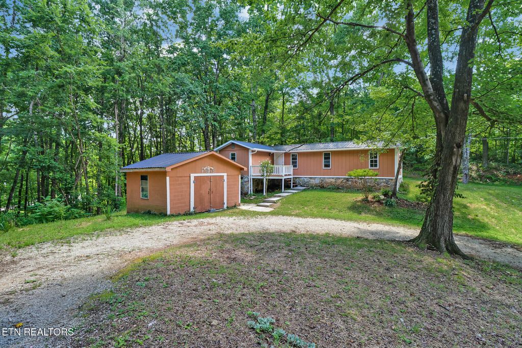 Photo of 428 Tedder St, Rockwood, TN 37854 (MLS # 1307223)