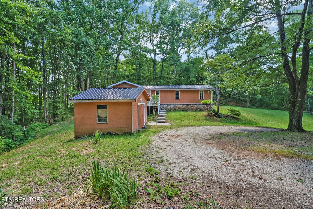 Photo of 428 Tedder St, Rockwood, TN 37854 (MLS # 1307223)