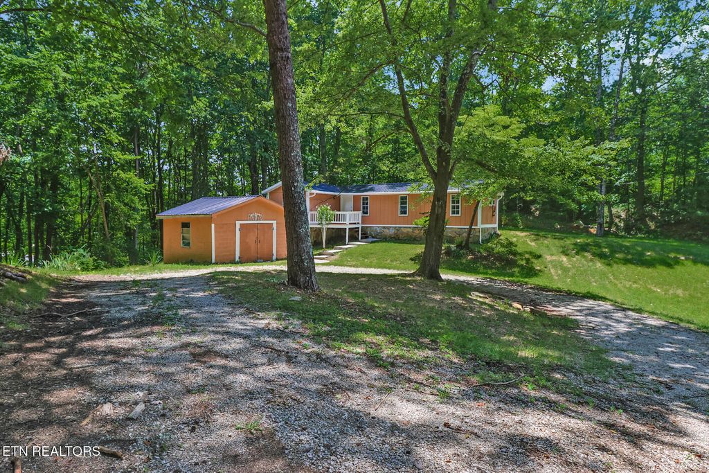 Photo of 428 Tedder St, Rockwood, TN 37854 (MLS # 1307223)