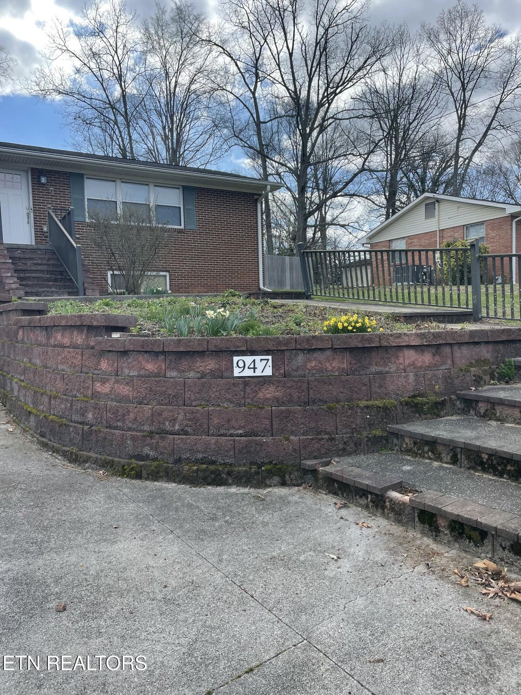 Photo of 947 N Linden Drive, Alcoa, TN 37701 (MLS # 1348343)