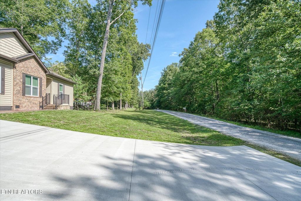 Photo of 3029 Oklahoma Drive, Crossville, TN 38572 (MLS # 1313682)