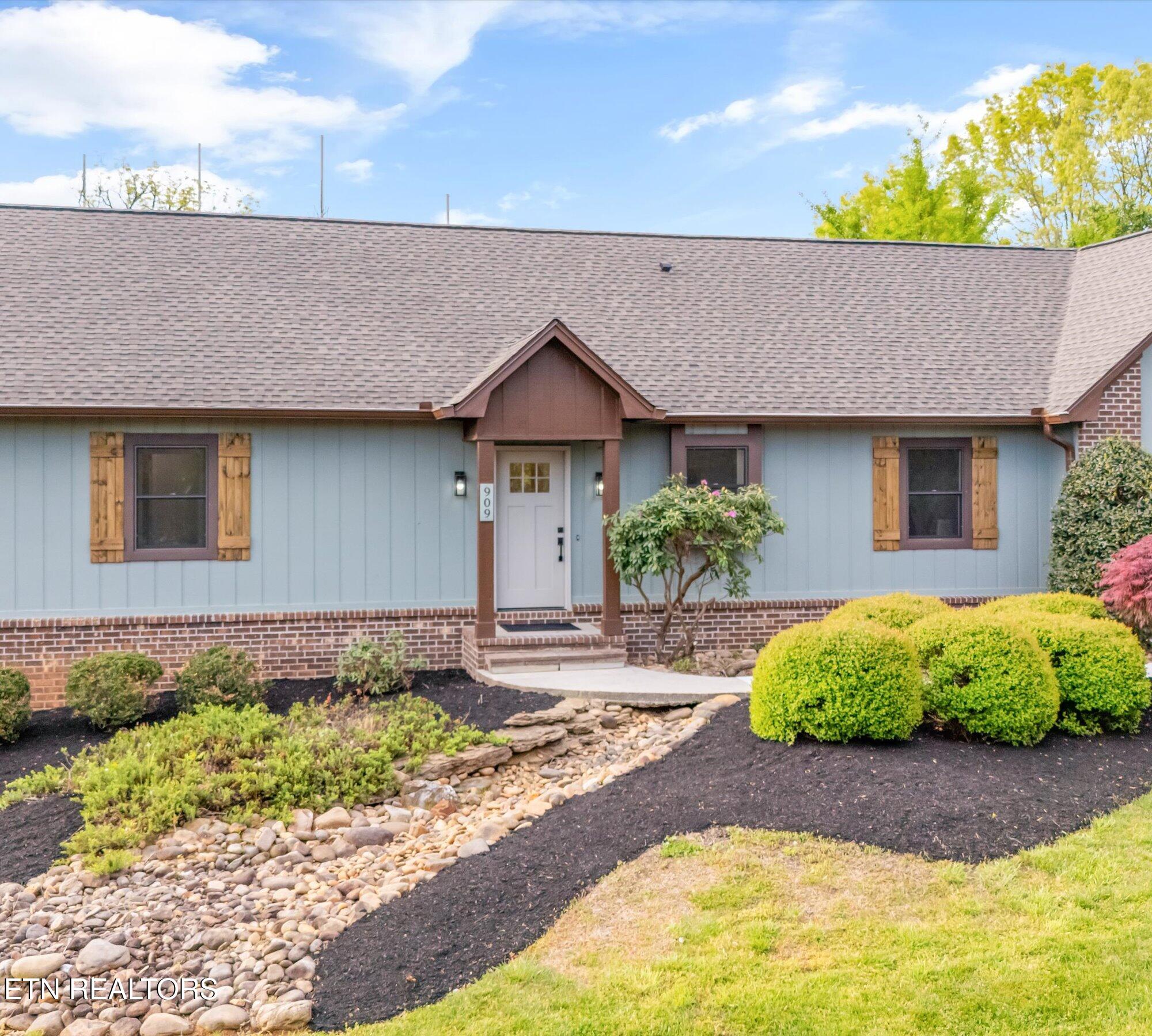 909 High Springs Rd