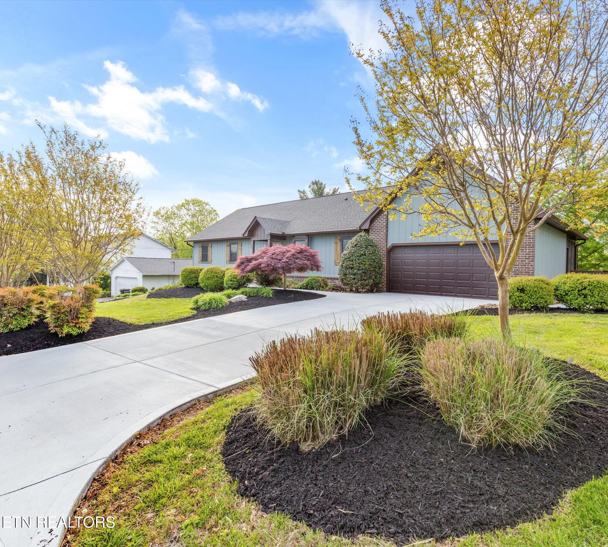 909 High Springs Rd