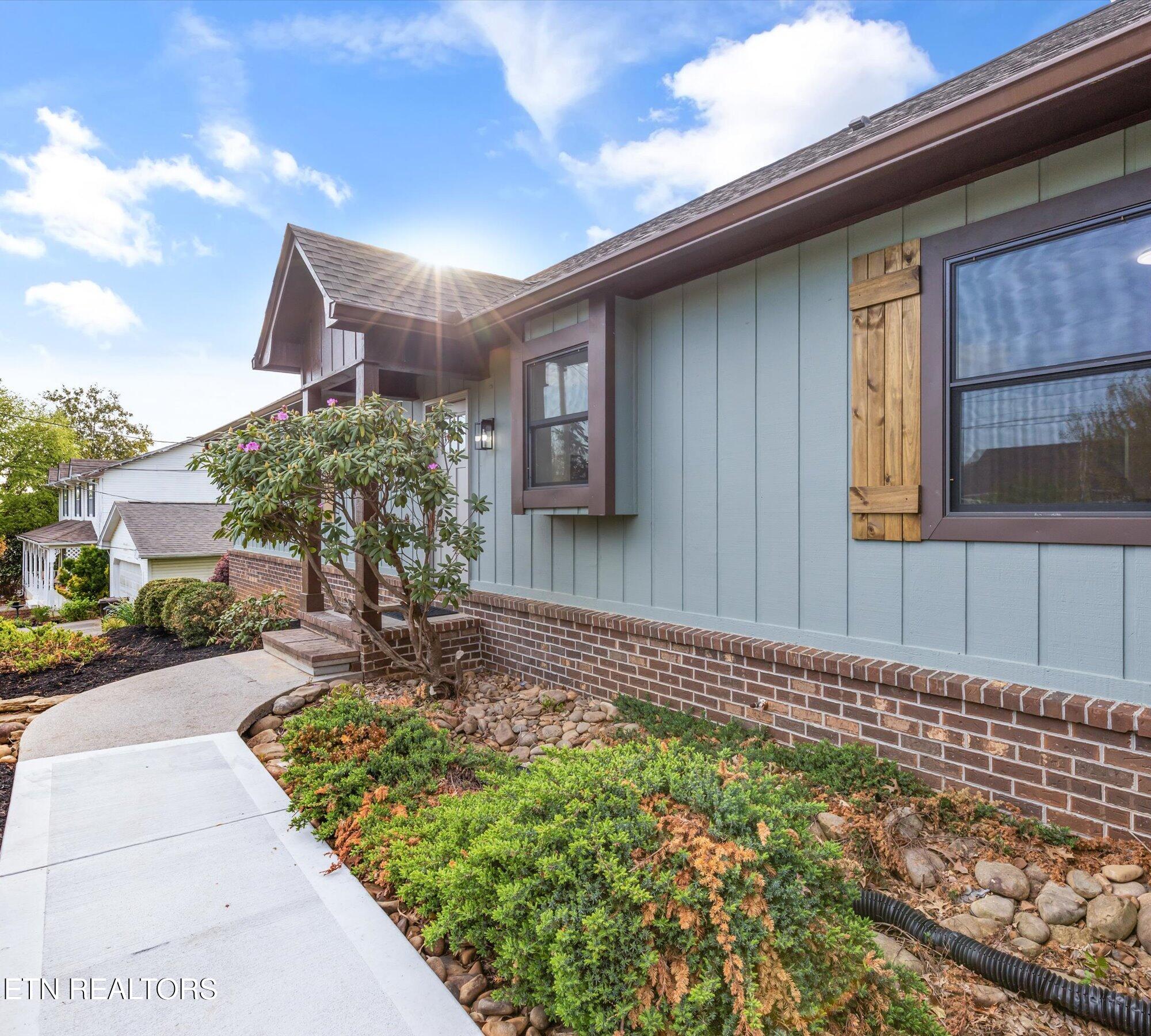 909 High Springs Rd