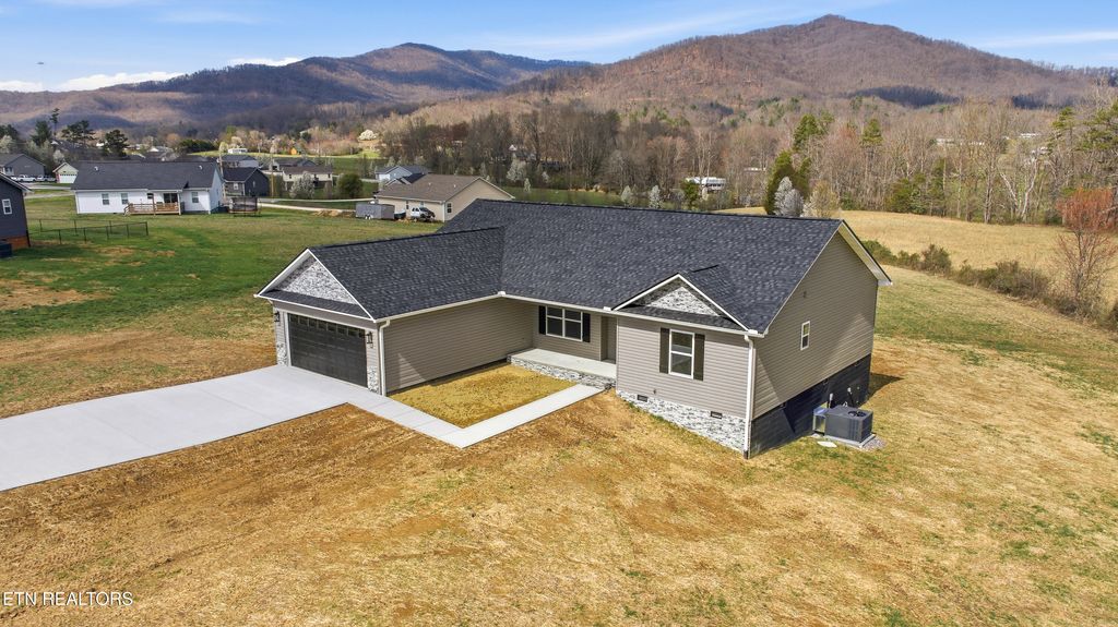 Photo of 149 Vista Court, Oliver Springs, TN 37840 (MLS # 1332270)