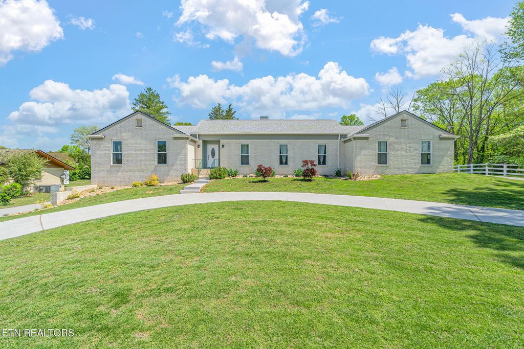Photo of 1940 River Shores Drive, Knoxville, TN 37914 (MLS # 1336789)