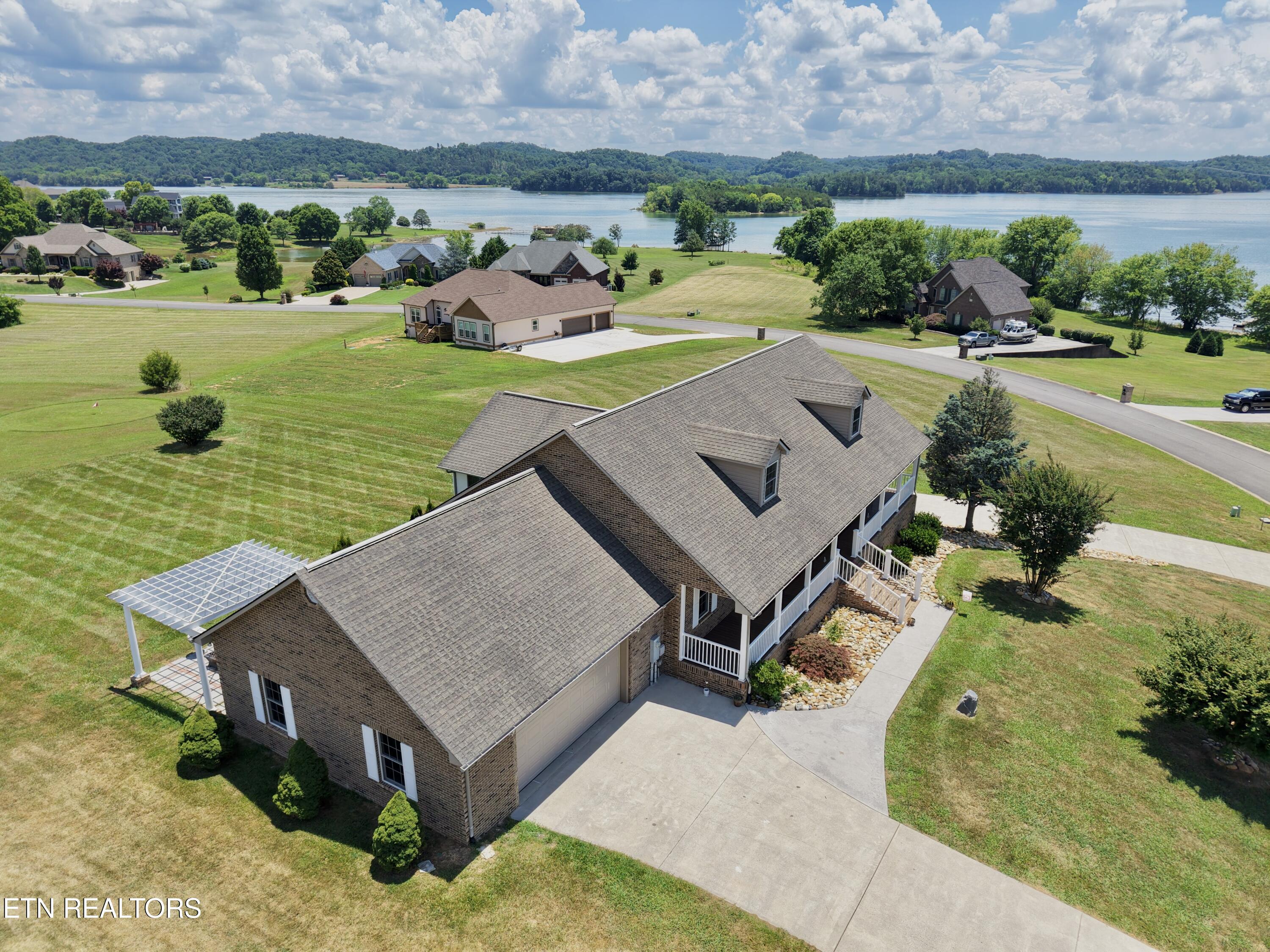 4013 Paradise Drive