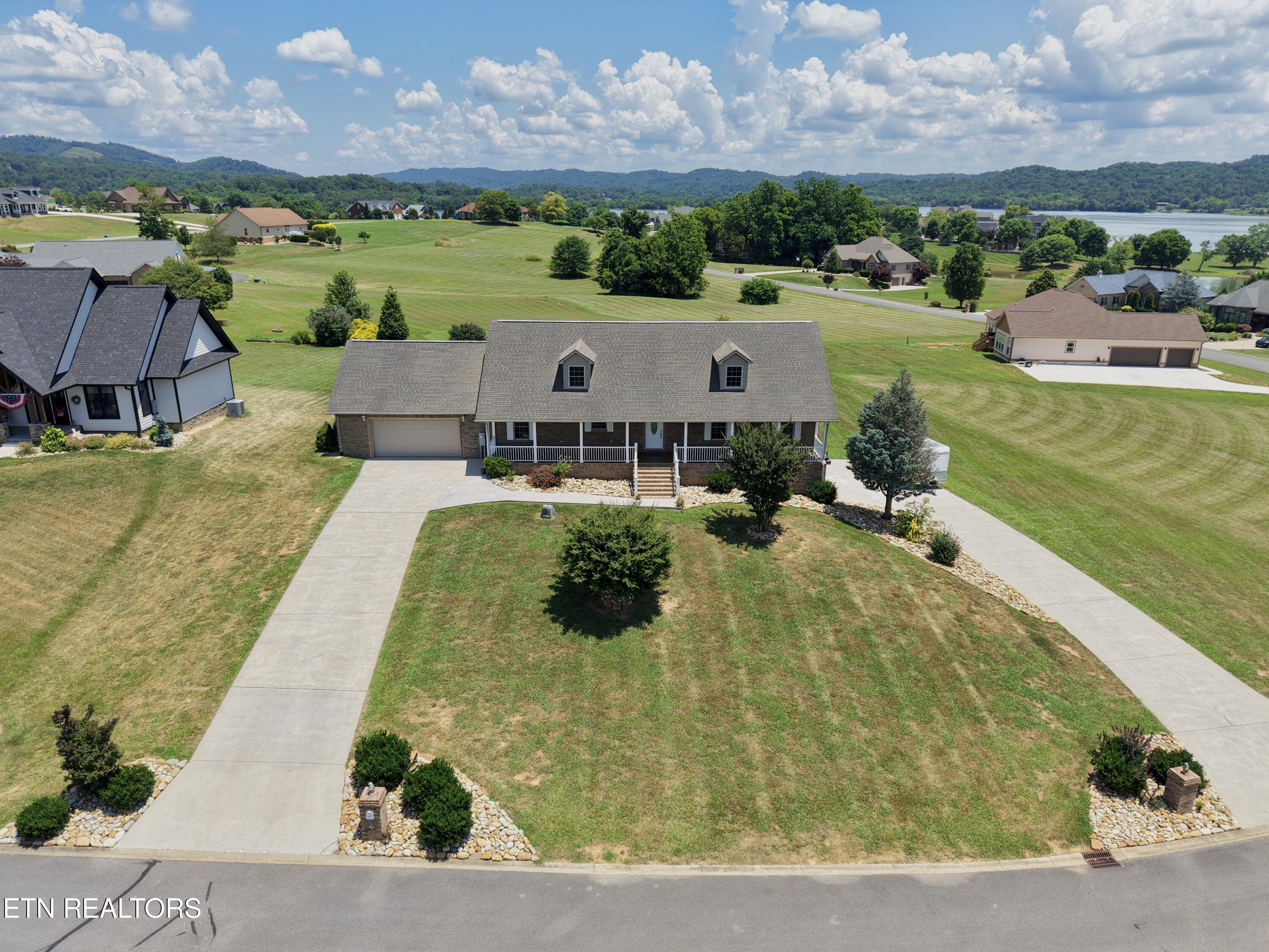 4013 Paradise Drive