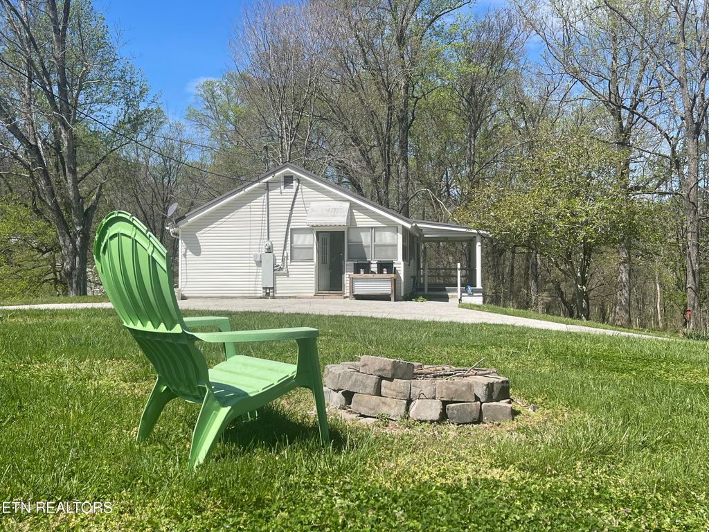 Photo of 105 Echo Valley Rd, Rocky Top, TN 37769 (MLS # 1323301)