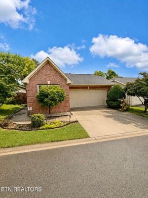 1623 CHENOWETH CIR, KNOXVILLE, TN 37909 - Image 52c84d385ebb0bb0705dcd94d3247c7d/3190569176