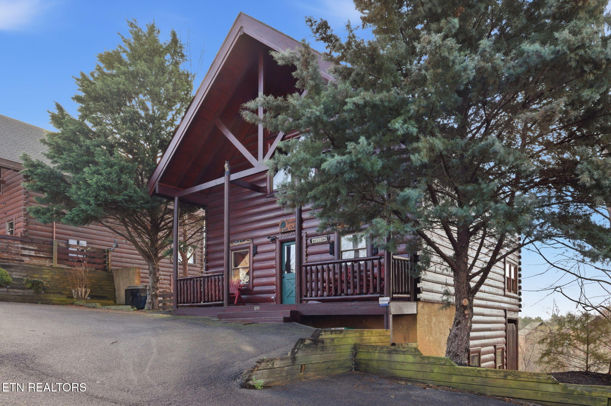 1091 Towering Oaks Drive