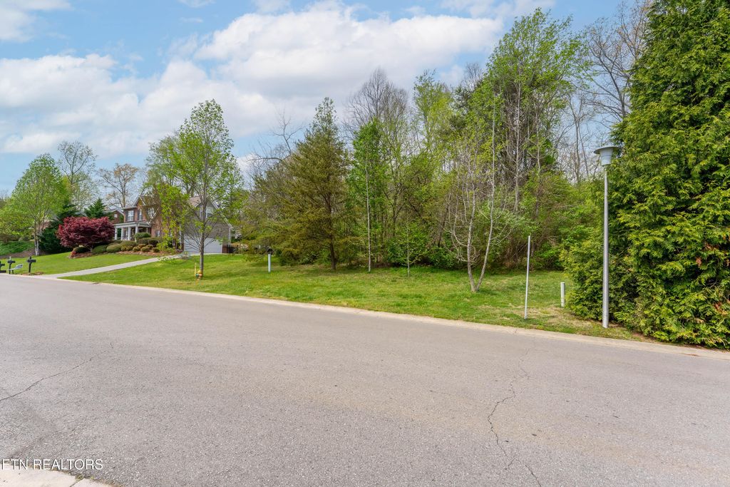 Photo of 127 Crossroads Blvd, Oak Ridge, TN 37830 (MLS # 1335813)