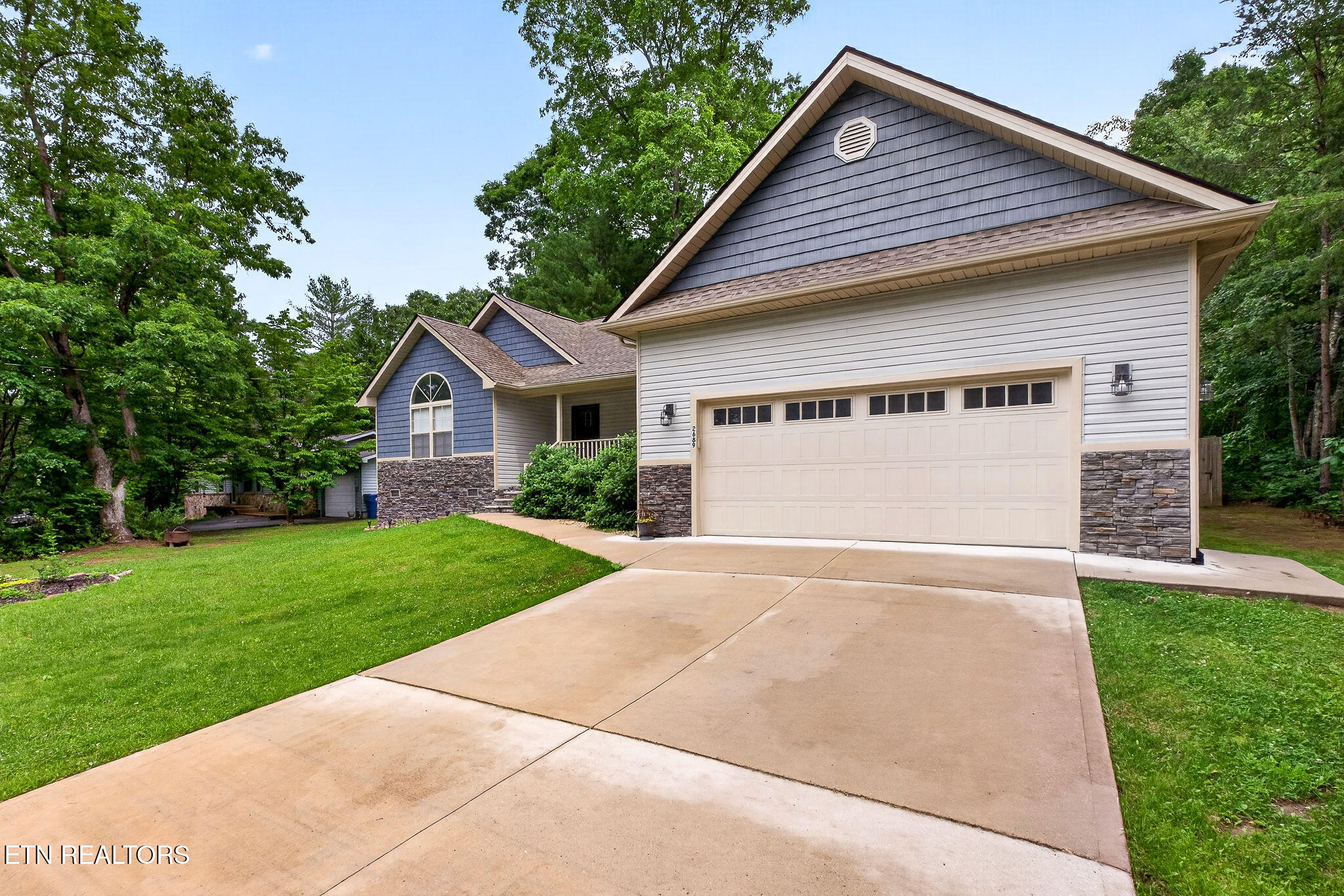 2689 Spruce Loop