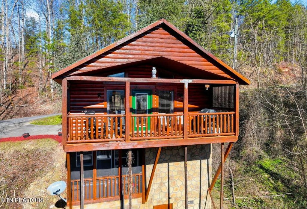 Photo of 3537 Bear Pen Gap Rd, Sevierville, TN 37876 (MLS # 1328613)