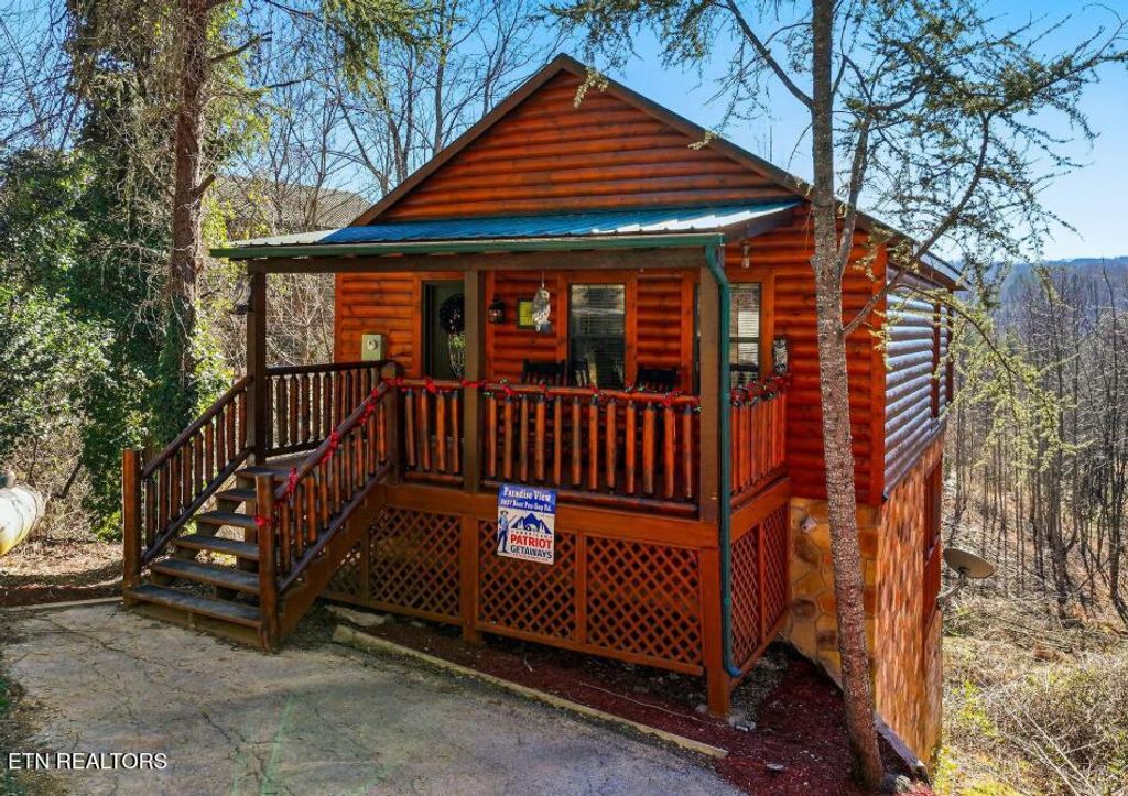Photo of 3537 Bear Pen Gap Rd, Sevierville, TN 37876 (MLS # 1328613)