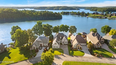 Photo of 1670 Rarity Bay Pkwy, Vonore, TN 37885 (MLS # 1346955)