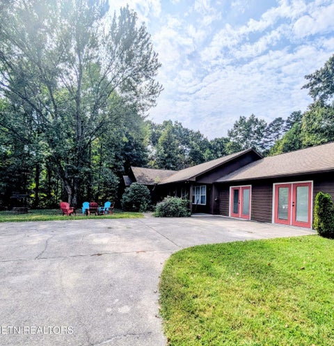 Photo of 3240 W Laurelwood Ave, Sevierville, TN 37862 (MLS # 1356959)