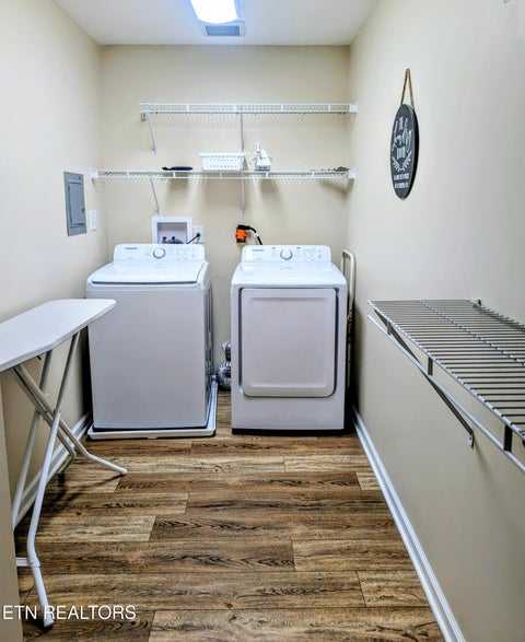 Tiny photo for 3240 W Laurelwood Ave, Sevierville, TN 37862 (MLS # 1356959)